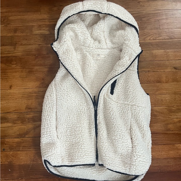 White Vest - Picture 3 of 4